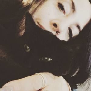 Meet your Posher, Angie